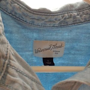 Universal threads sleeveless top